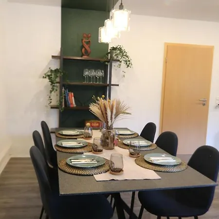 Urban I Superzentral I Free Parking I Wlan I Netflix Apartment